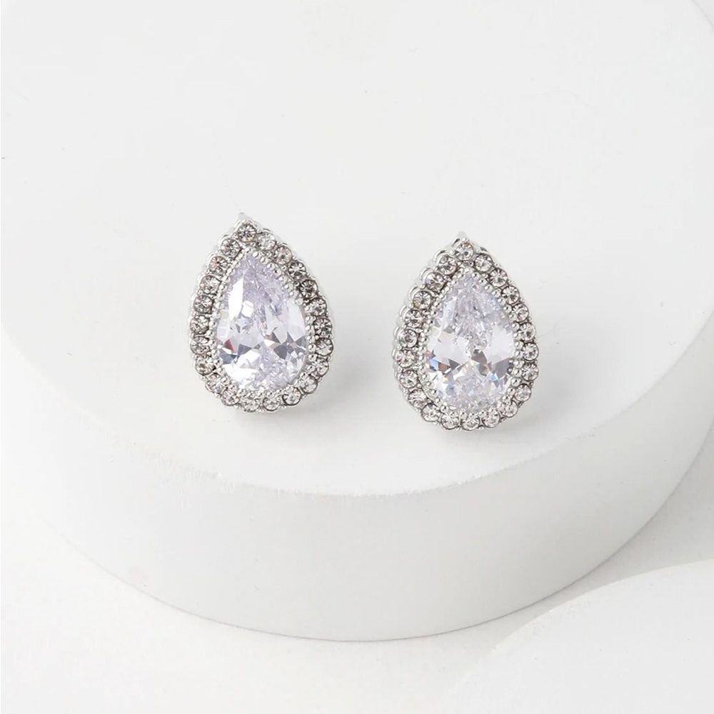 Lulus Heart of the Matter Silver Rhinestone Earrings
